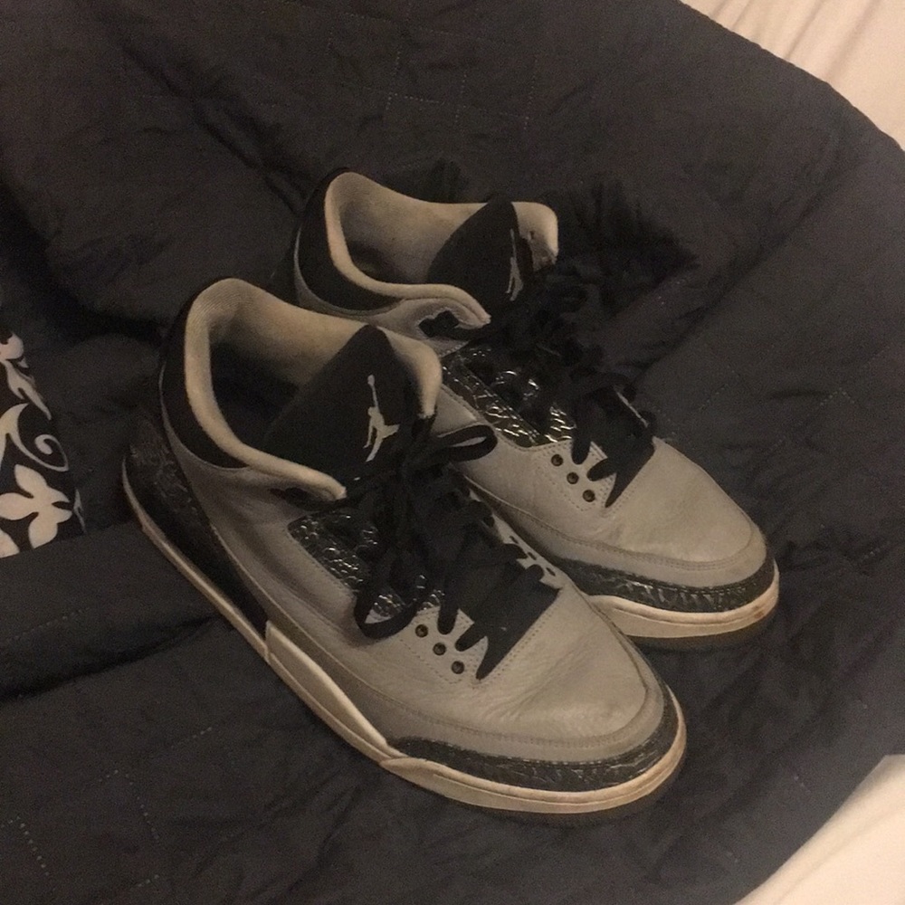 100 percent Authentic WOLF GREY JORDAN 3